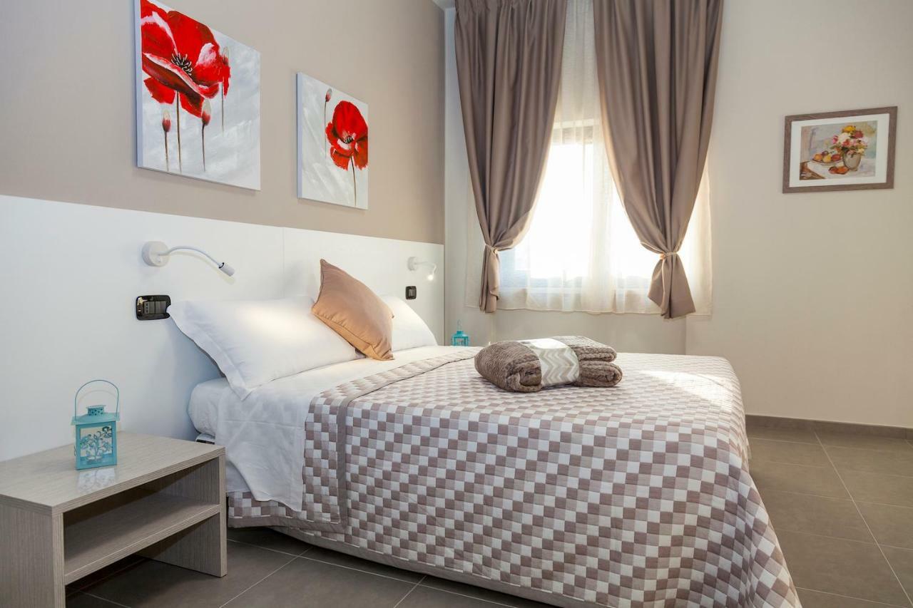 Hotel Riviera Hub Cisano sul Neva Exteriér fotografie