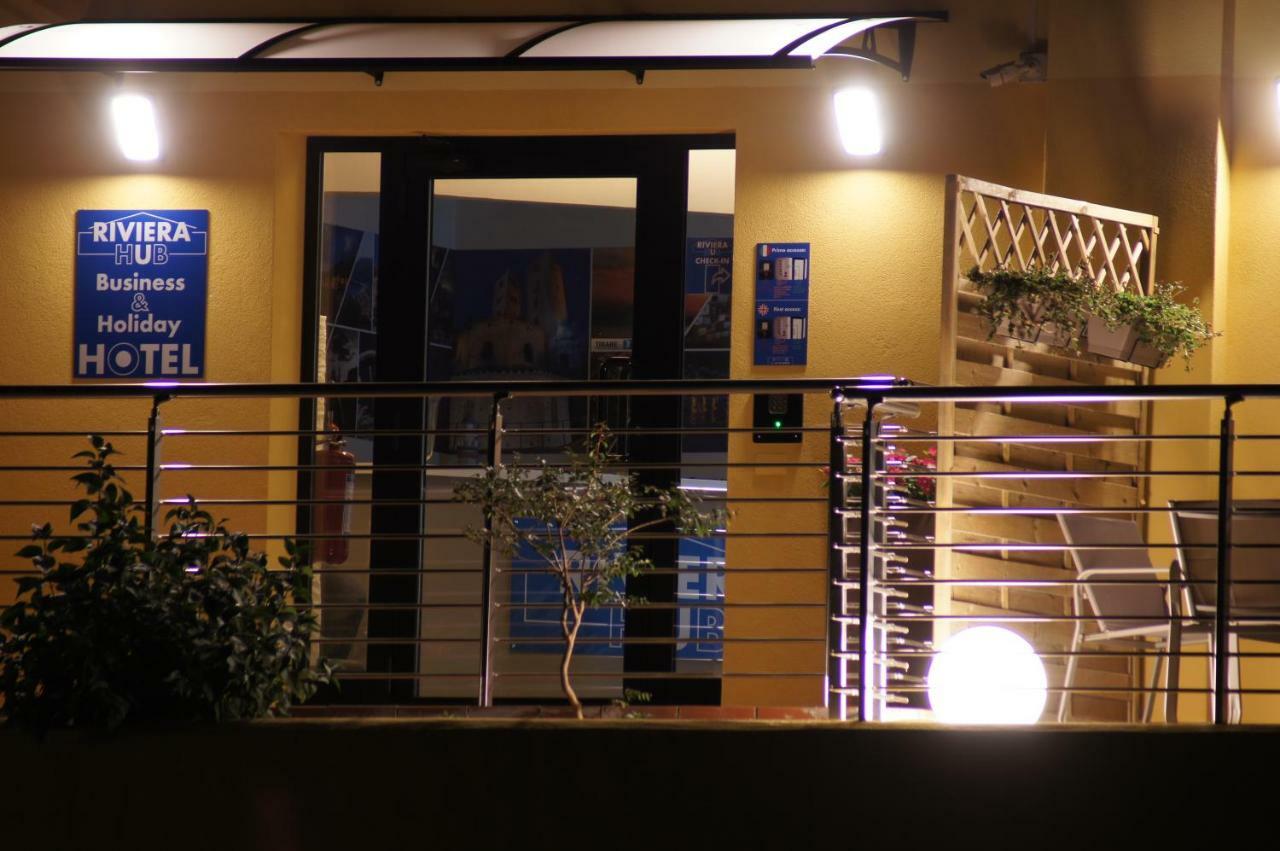Hotel Riviera Hub Cisano sul Neva Exteriér fotografie