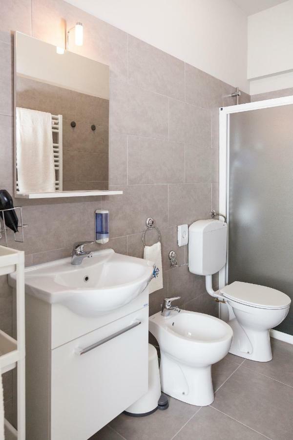 Hotel Riviera Hub Cisano sul Neva Exteriér fotografie